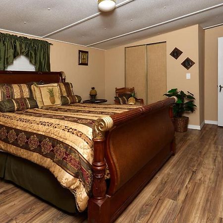 Room In Bb - Pleasant Days Bb Tropical Master Suite Homosassa Esterno foto